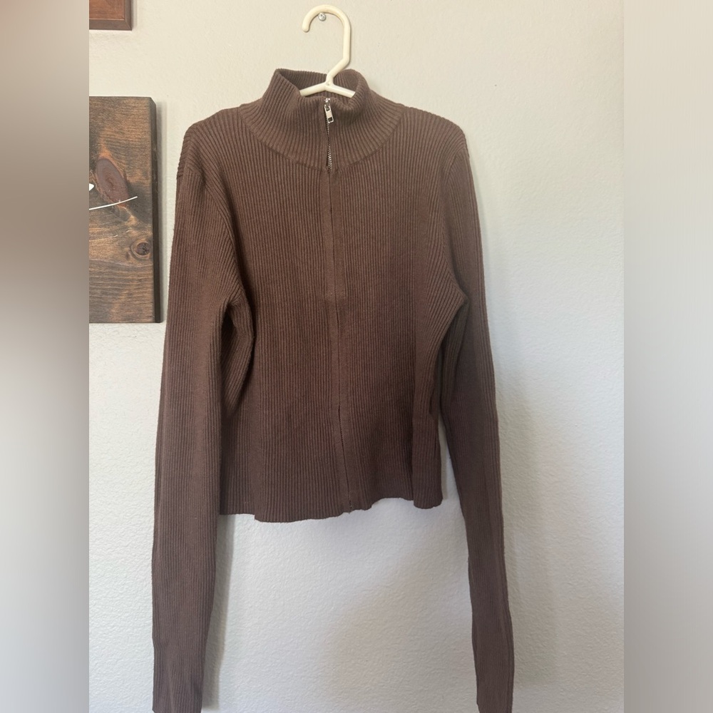 Crop long sleeve brown zip top